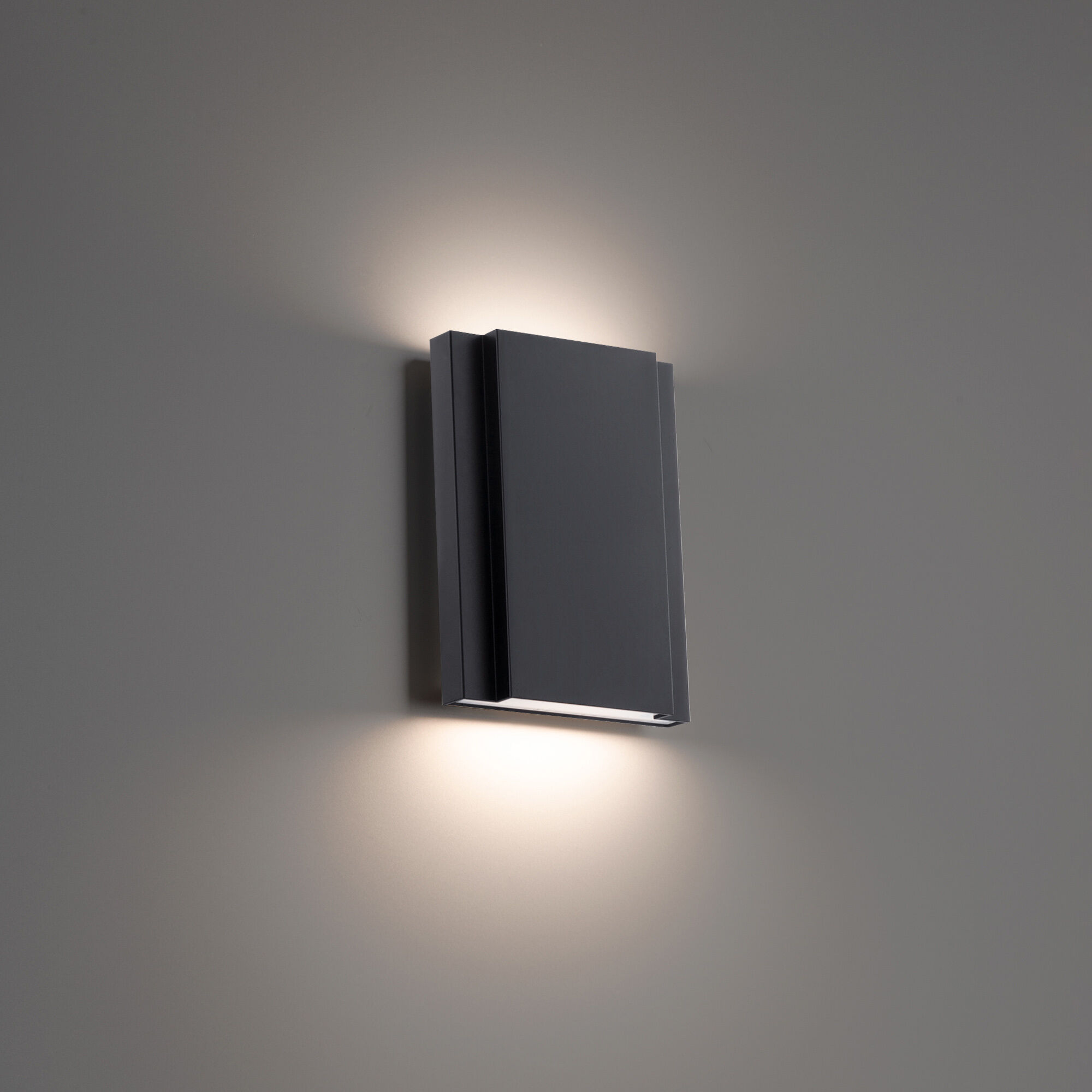 Layne Wall Sconce Wall Light in 3500K, Black, dweLED