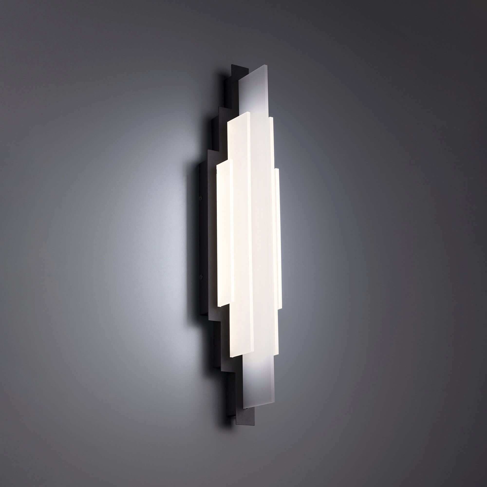 Nouveau Wall Sconce Wall Light in 2700K, dweLED