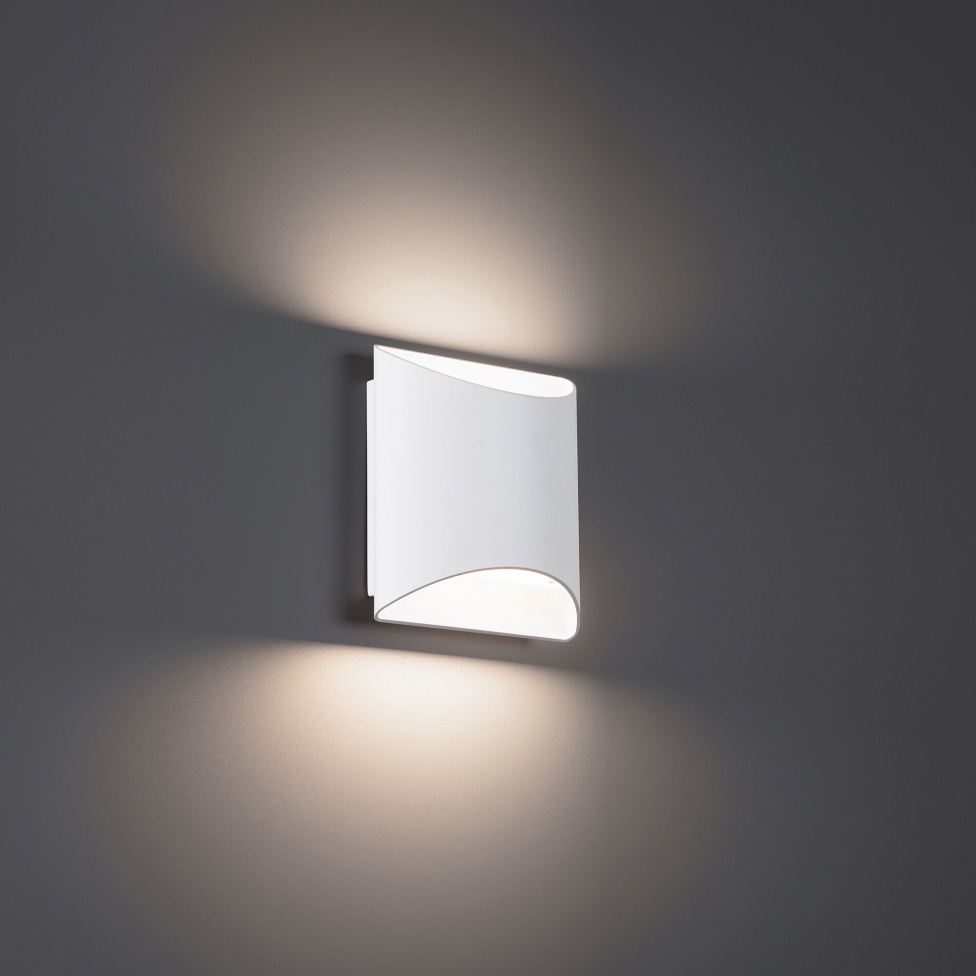 Duet Wall Sconce Wall Light in 3500K, White, dweLED