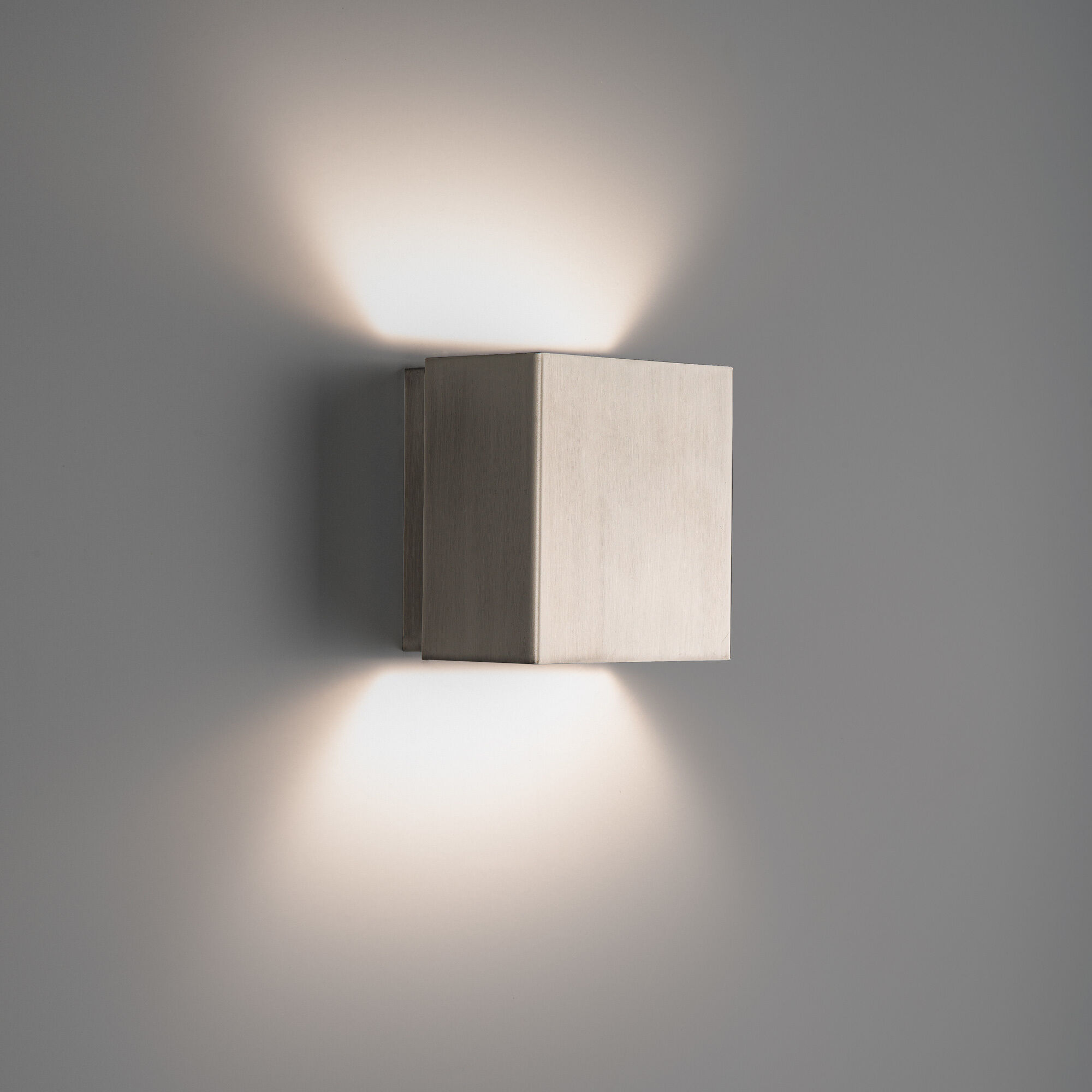 Boxi Wall Sconce Wall Light in 3000K, Brushed Nickel, dweLED