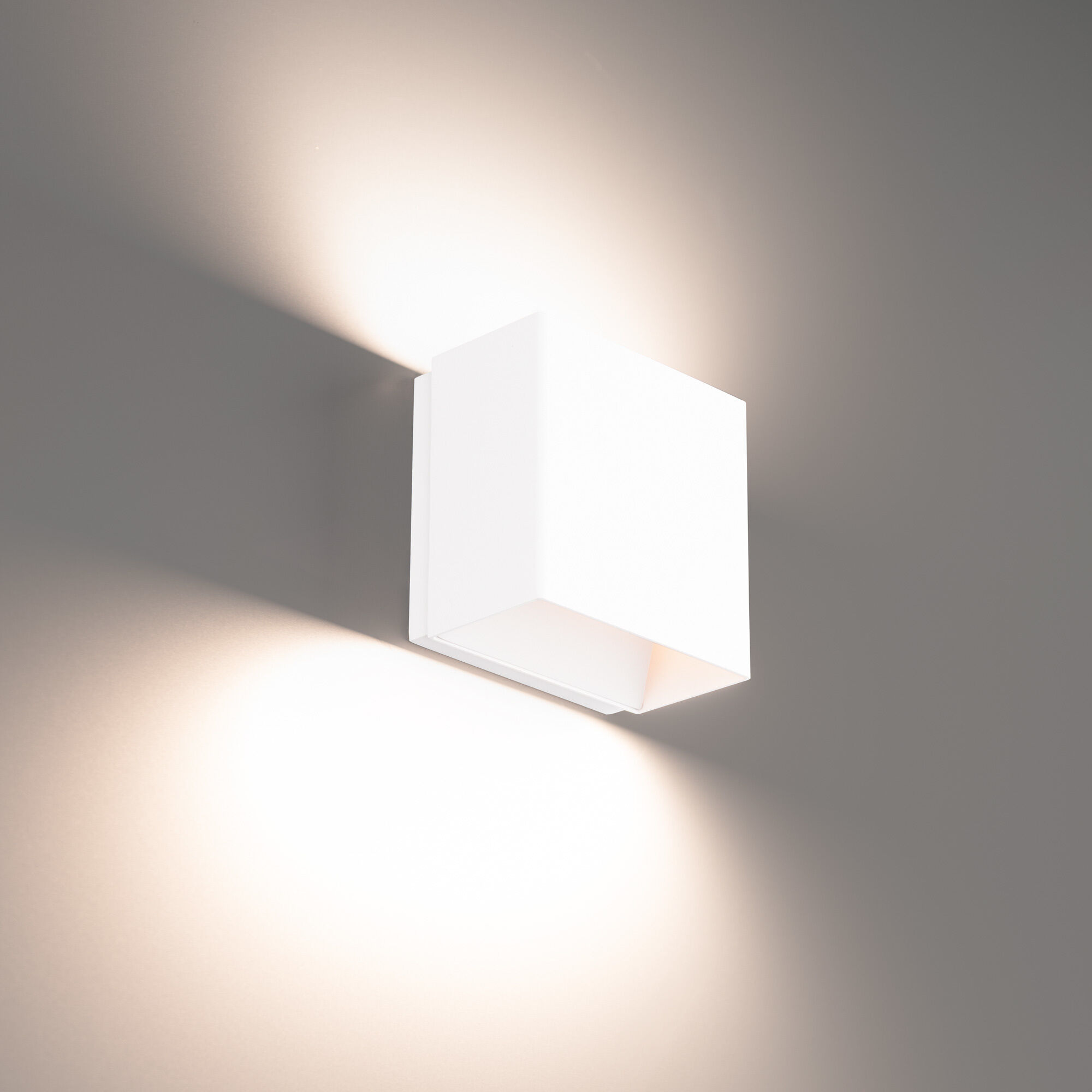 Boxi Wall Sconce Wall Light in 2700K, White, dweLED