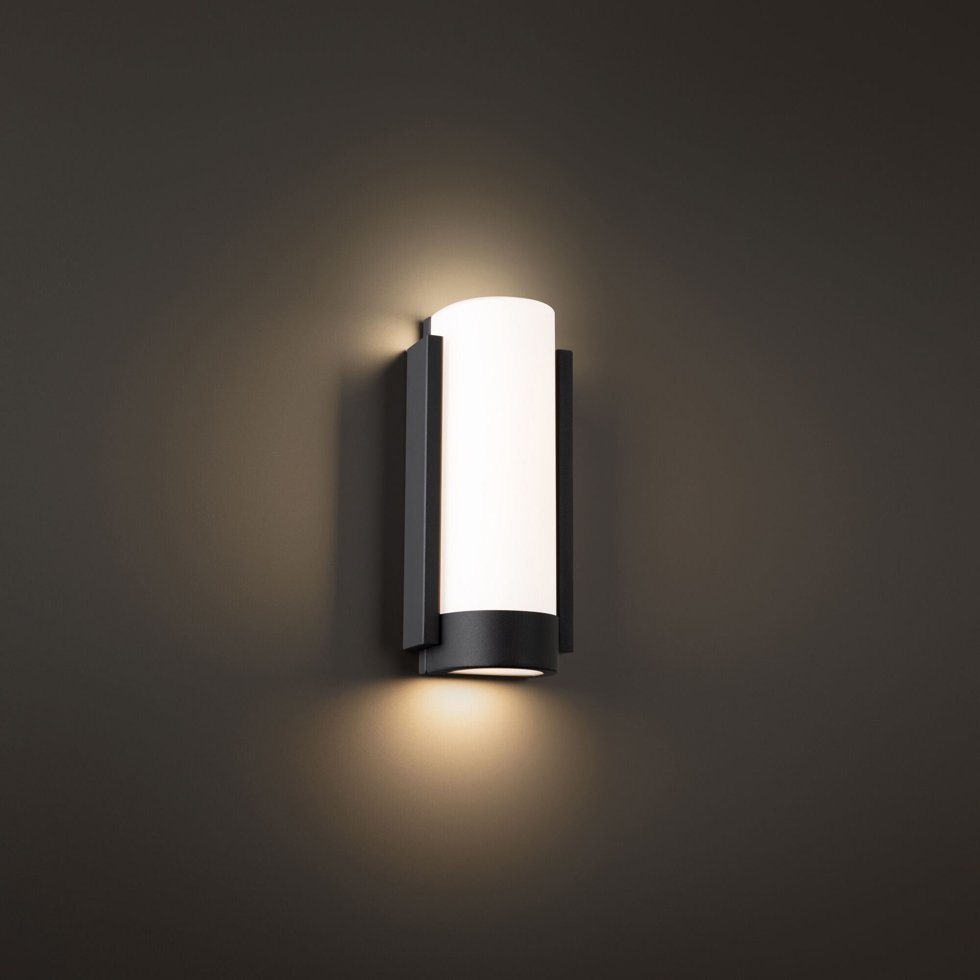 Blake Wall Sconce Wall Light in 2700K, dweLED