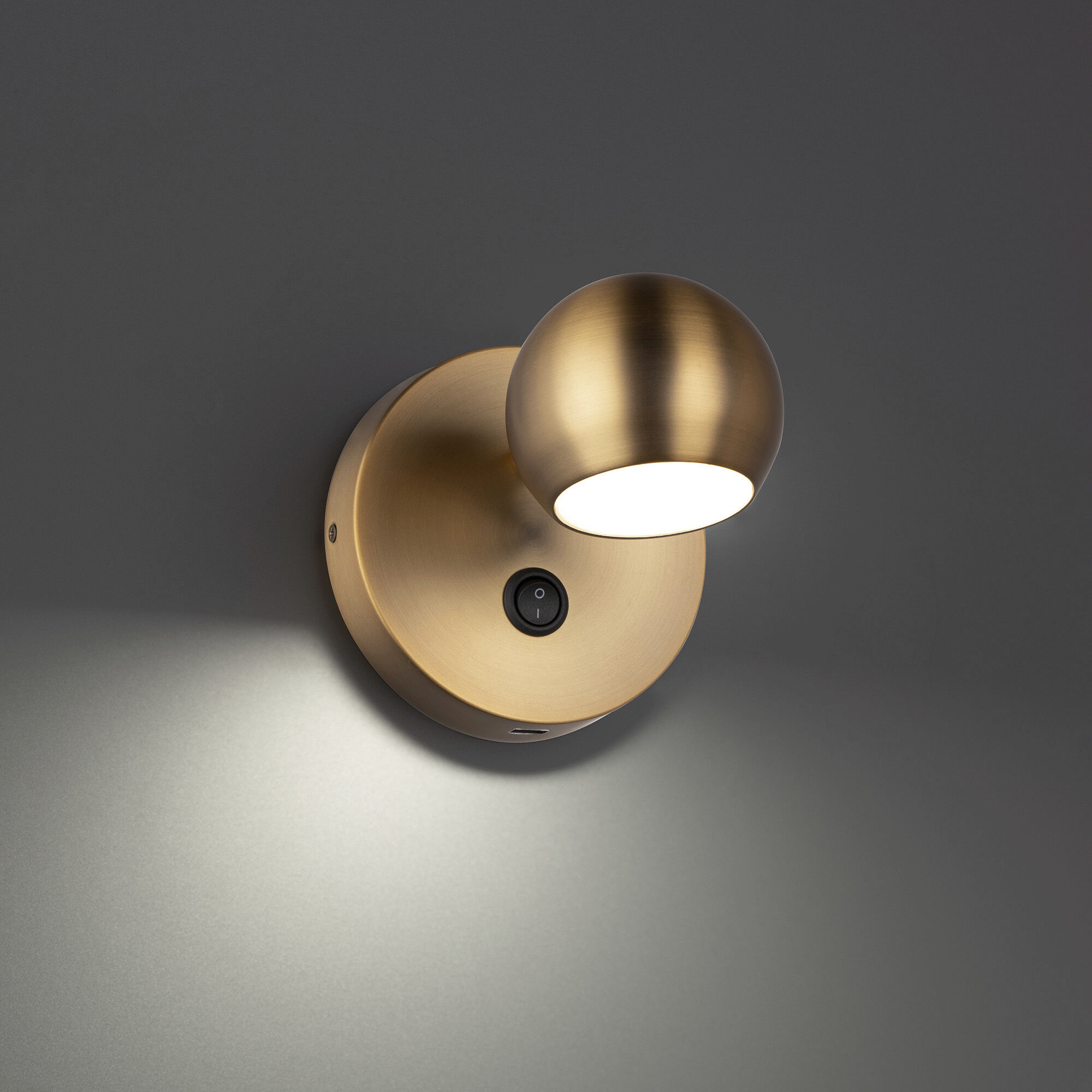 Duplex Reading Light Wall Light in Aged Brass, dweLED
